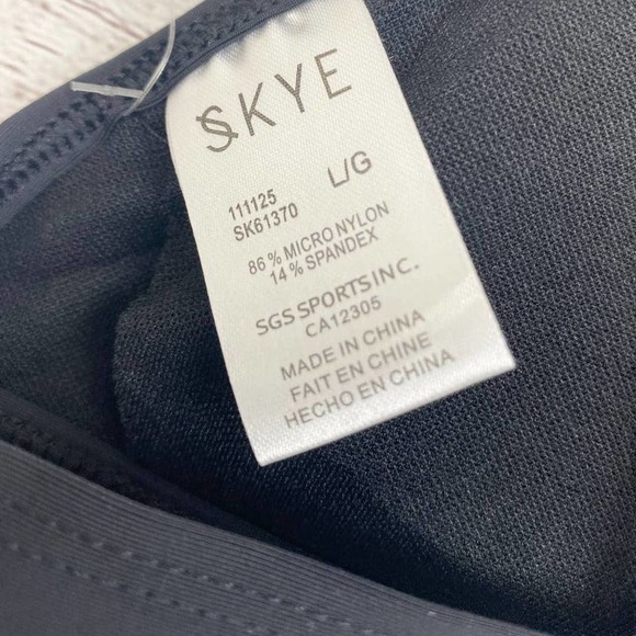 NEW SKYE Mercedes Halter Tankini Bikini Top Lg - Picture 6 of 6